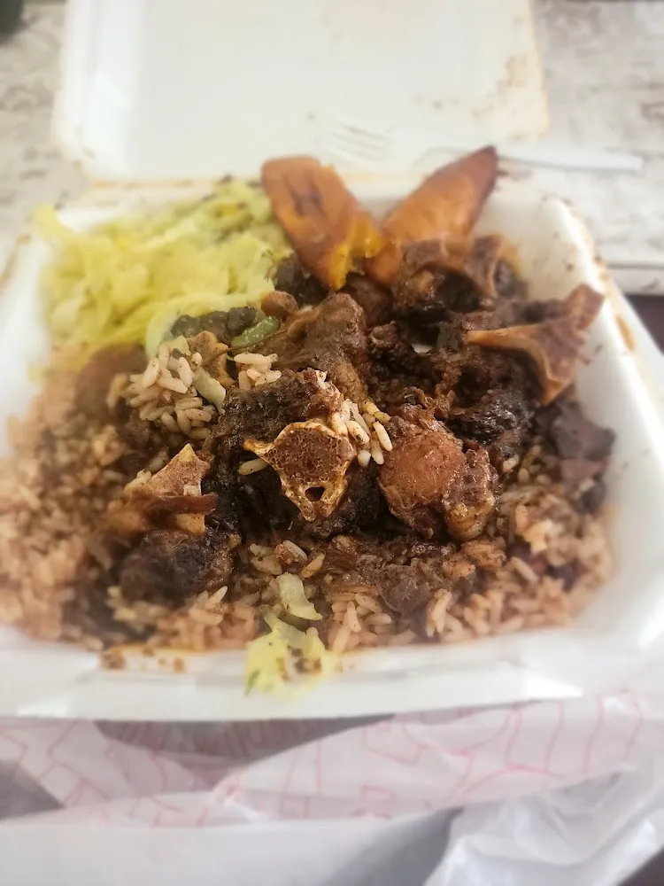 Large Ox Tails and White Rice